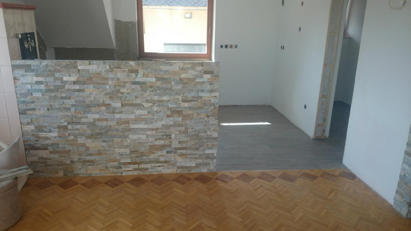 ploščica anže žgavec polaganje kamna na steno šanka